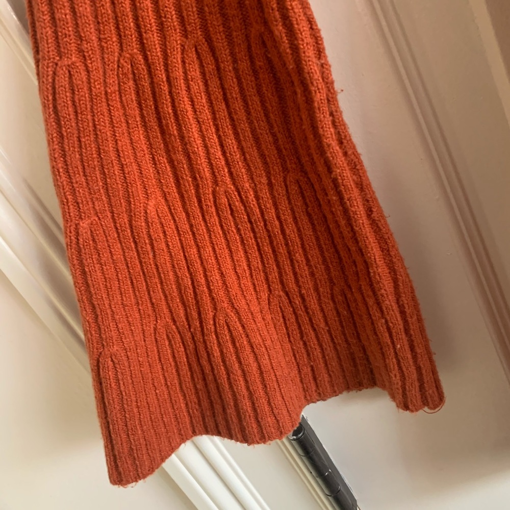 Beautiful bronze Bell sleeve